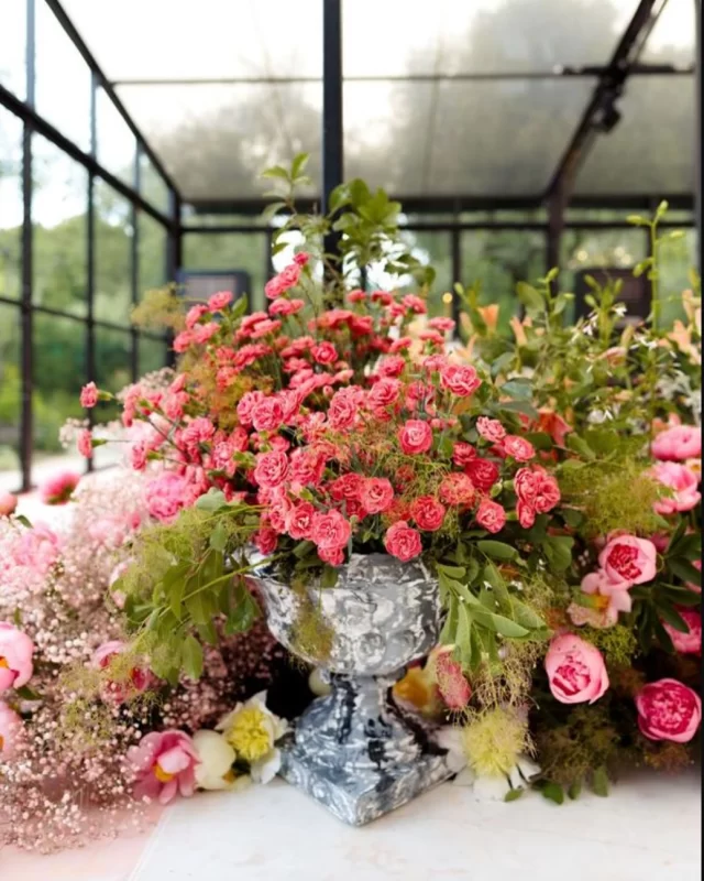 Lush, colorful florals and thoughtfully layered décor created a statement-worthy, ultra-romantic atmosphere. Every detail felt cohesive yet full of personality, transforming the space into a dreamscape of color, texture, and feeling. 🌸 Planning & Design: @lakecomoweddings @rachelbirthistle 
Photography: @bottega53 
Flowers: @tulipinadesign 
Videography: @marcocaputofilms 
Celebrant: @fabioalbonico 
Catering: @classeventi 
Mixology: @spumafashionmadetasty 
Audio and Lighting: @blunotteventi 
Stationery: @nouille.design
 Music: @alrmusic 
Rentals: @thecomocollection #lakecomoweddings #lakecomoweddingplanner #villabalbiano #italyweddings #thecomocollection #rachelbirthistlestudio #rachelbirthistleevents #luxuryweddings