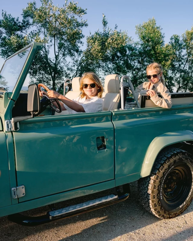 Behind the scenes of a celebration laced with warmth, beauty and southern light. 

Taimar and Luca, surrounded by olive trees, slow moments and a love that moved through every detail. Cava Puglia offered its quiet magic. Sun-drenched stone, wildflowers and long tables under the sky.