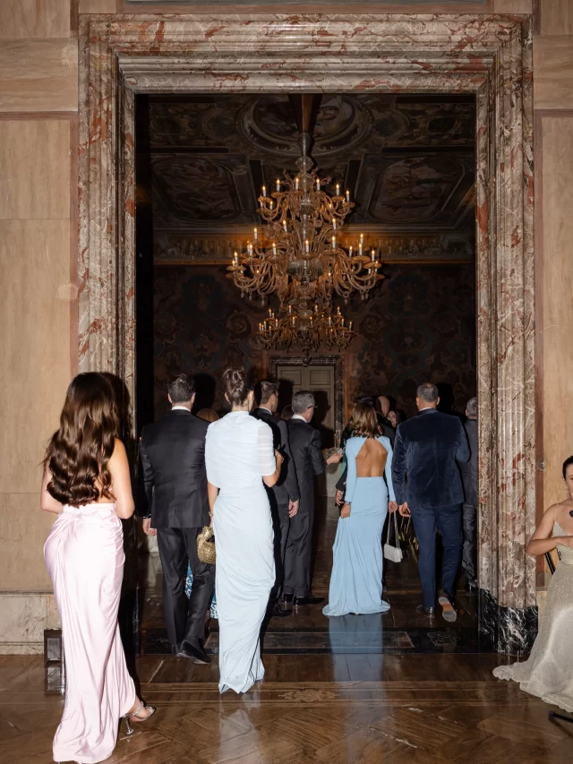 #MOOD 

Stepping into a story. 

Photography: @lamomentphotography